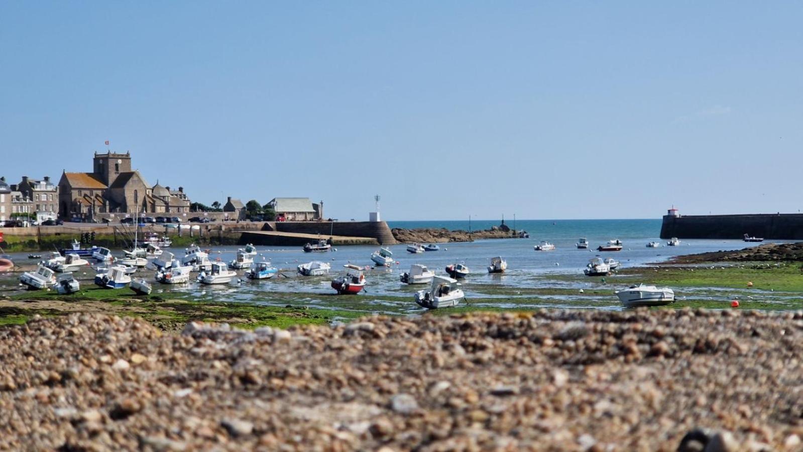 Le Prieure Barfleur Bed & Breakfast Ngoại thất bức ảnh