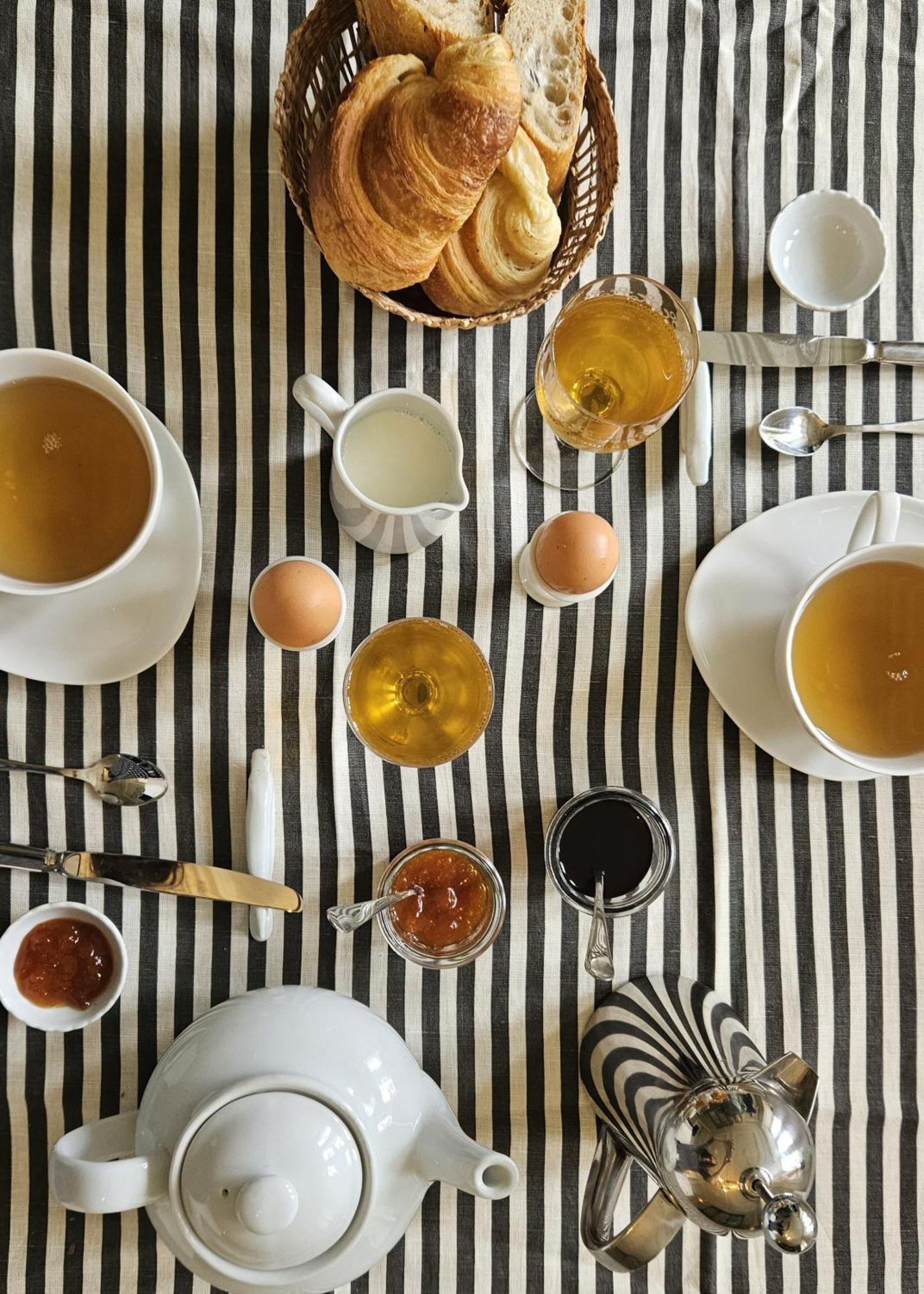 Le Prieure Barfleur Bed & Breakfast Ngoại thất bức ảnh